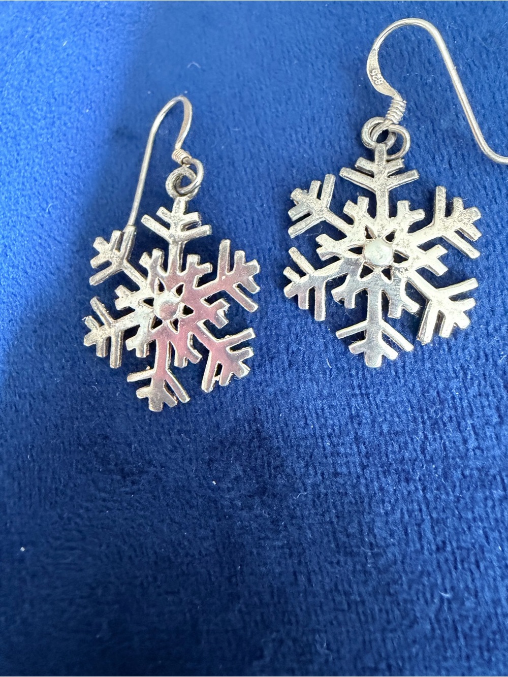 ❄️.925 Sterling Silver Detailed Snowflake Dangle Earrings